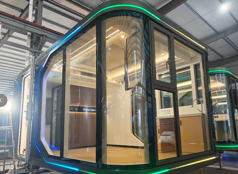 House Capsule Creates Future Living Spaces1