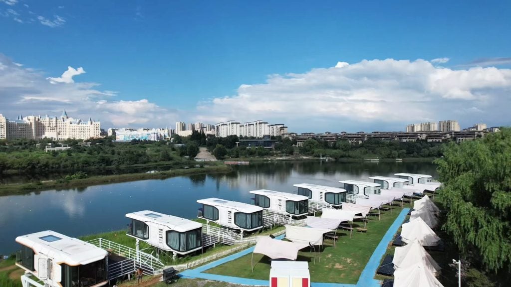 Capsule Houses vs. Tiny Houses: 5 Key Differences You Should Consider Capsule Houses vs. Tiny Houses: 5 Key Differences You Should Consider